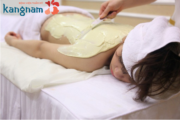 Liệu pháp làm trắng da bằng sữa non nguyên chất được nhiều chị em ưa chuộng