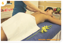 massage-voi-duong-chat-lam-trang