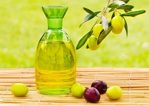 Sử dụng dầu ô liu chăm sóc da mặt an toàn